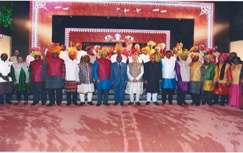 Family photo taken during the Ice-Breaking Dinner hosted by Hon’ble Prime Minister of India for the visiting Heads of State/Government from Africa on 28 October 2015 at the National Handicrafts and Handlooms Museum, New Delhi